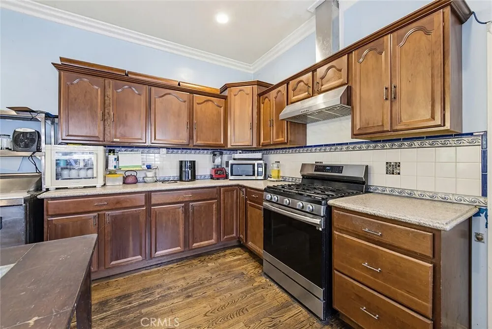 238 S Westmoreland Ave, Rampart Village, CA 90004