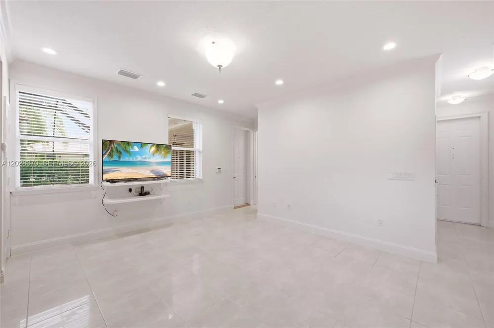 2608 Oakbrook Ct, Weston, FL 33332