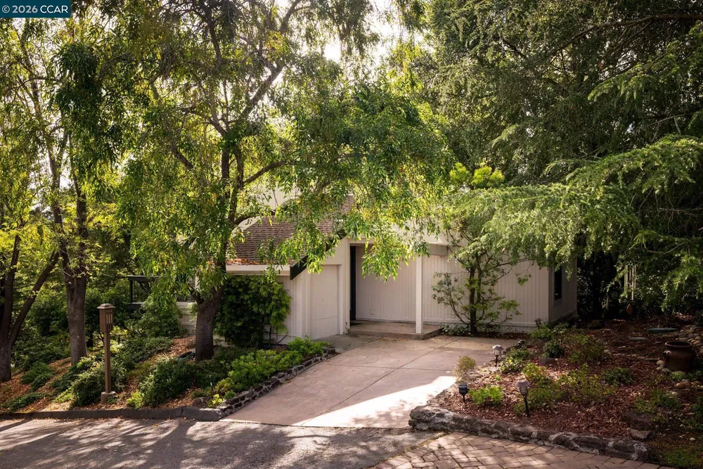 2305 Saddleback Dr, Danville, CA 94506