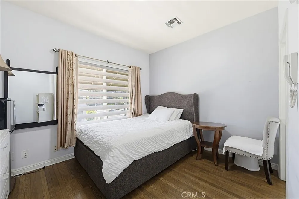 238 S Westmoreland Ave, Rampart Village, CA 90004