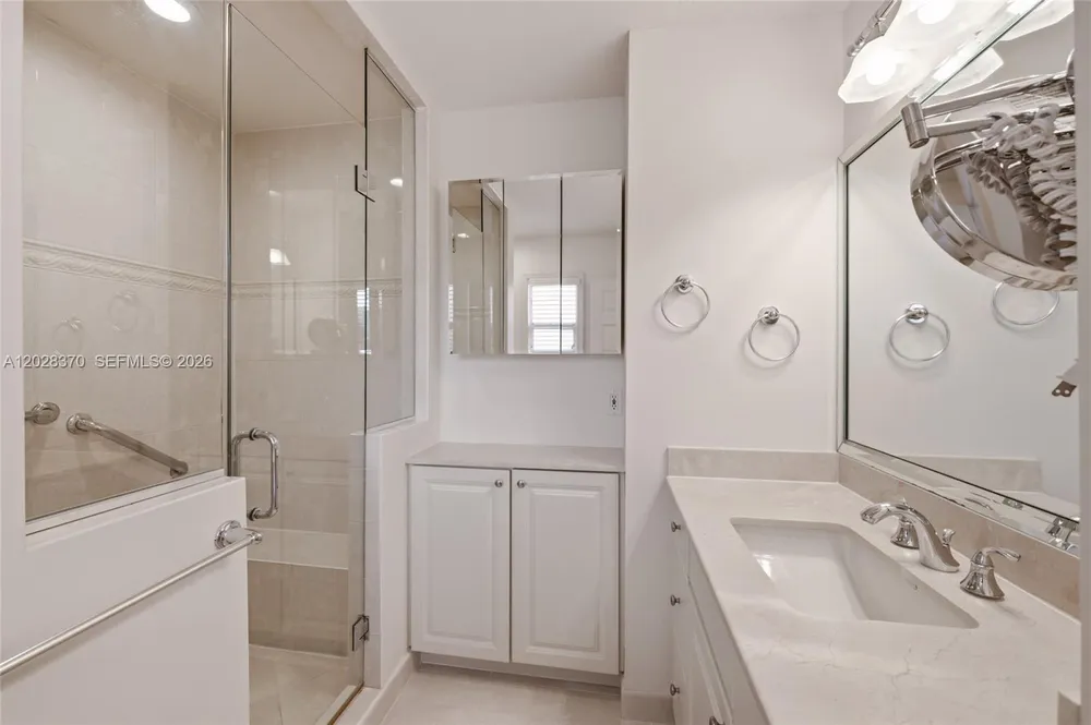 2608 Oakbrook Ct, Weston, FL 33332