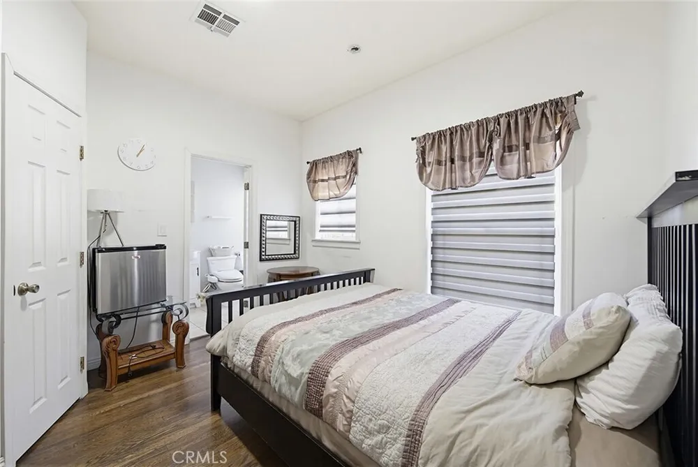 238 S Westmoreland Ave, Rampart Village, CA 90004
