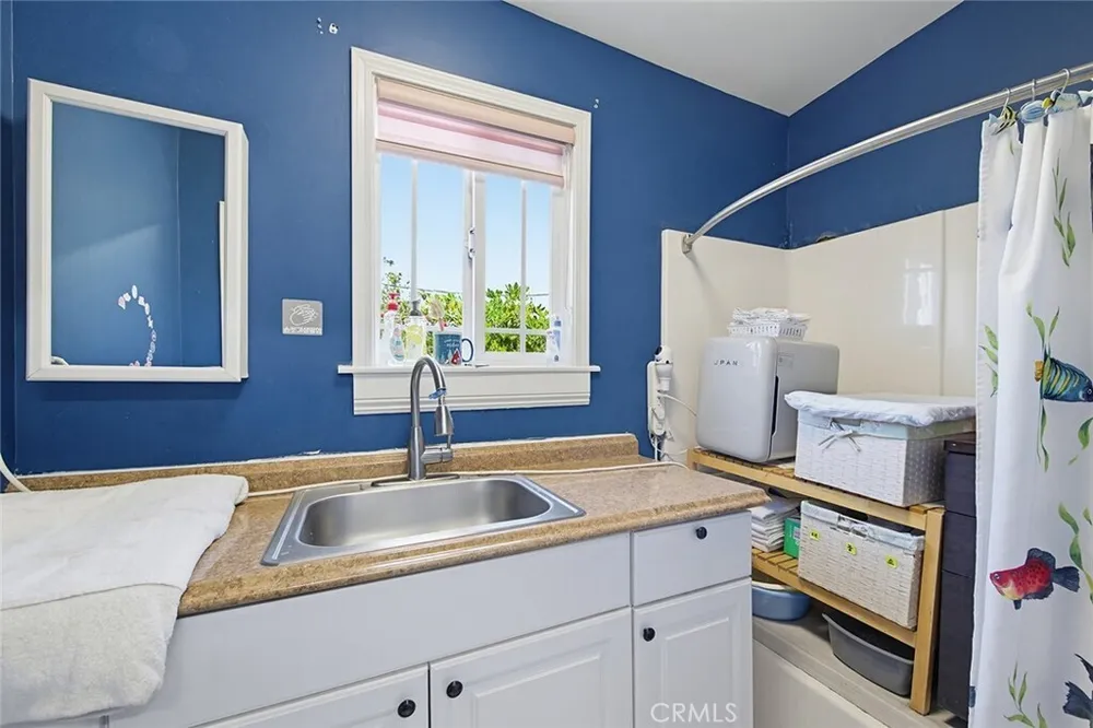 238 S Westmoreland Ave, Rampart Village, CA 90004