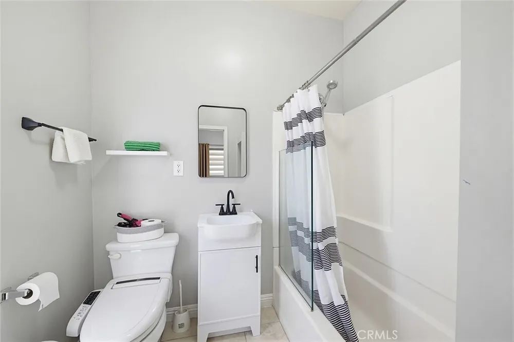 238 S Westmoreland Ave, Rampart Village, CA 90004