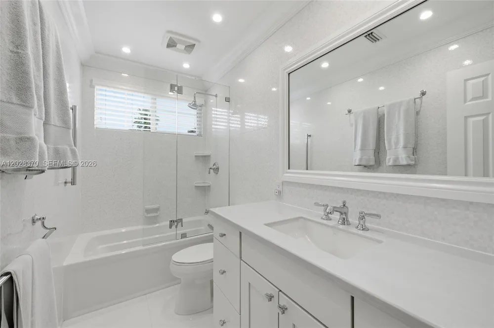 2608 Oakbrook Ct, Weston, FL 33332