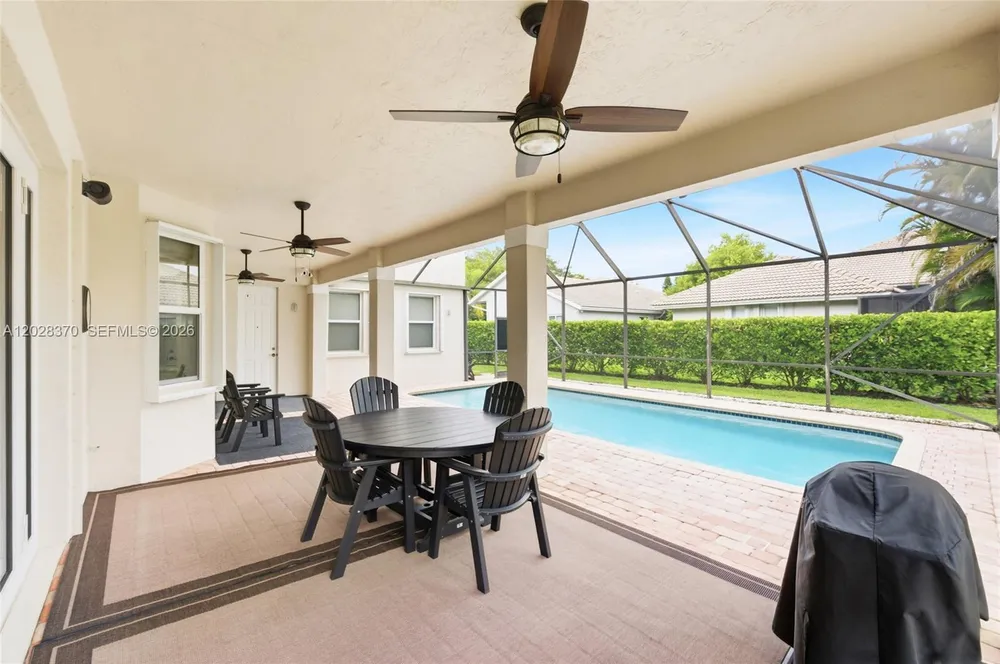2608 Oakbrook Ct, Weston, FL 33332