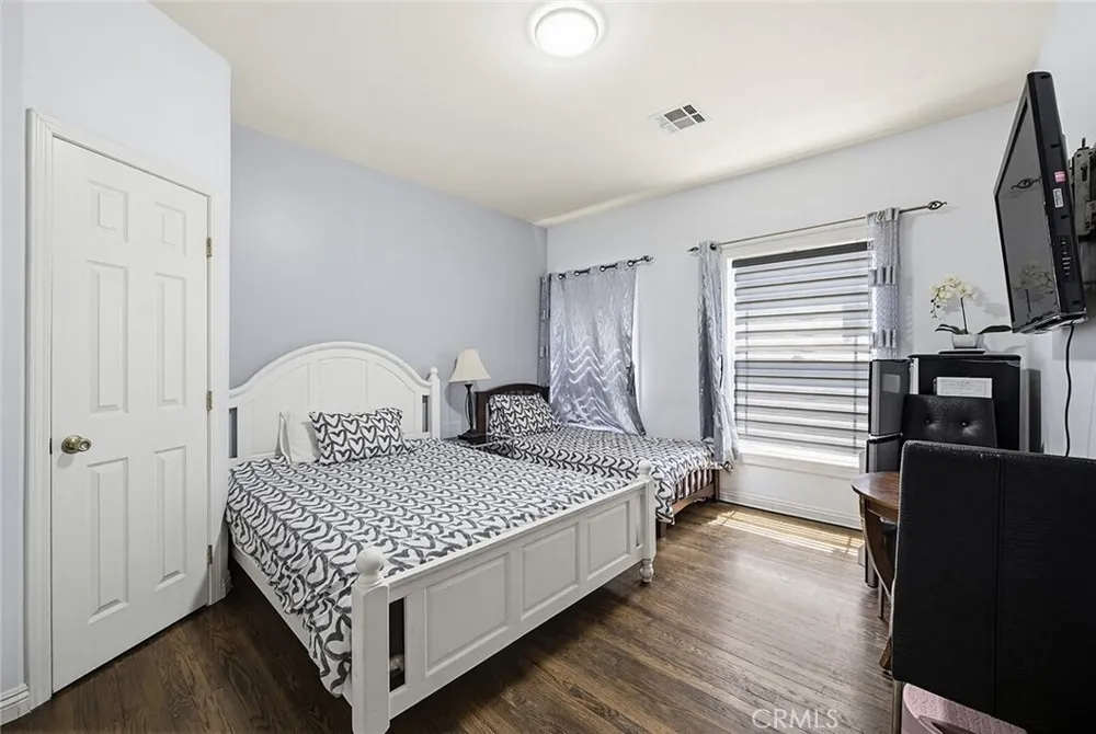 238 S Westmoreland Ave, Rampart Village, CA 90004