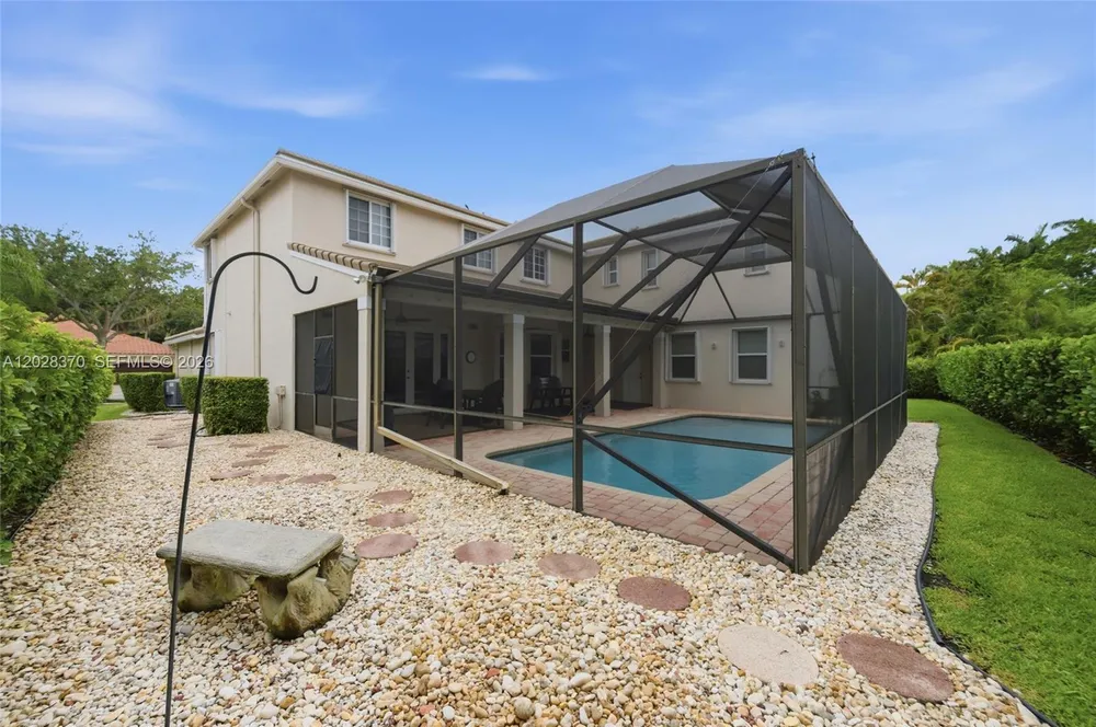 2608 Oakbrook Ct, Weston, FL 33332