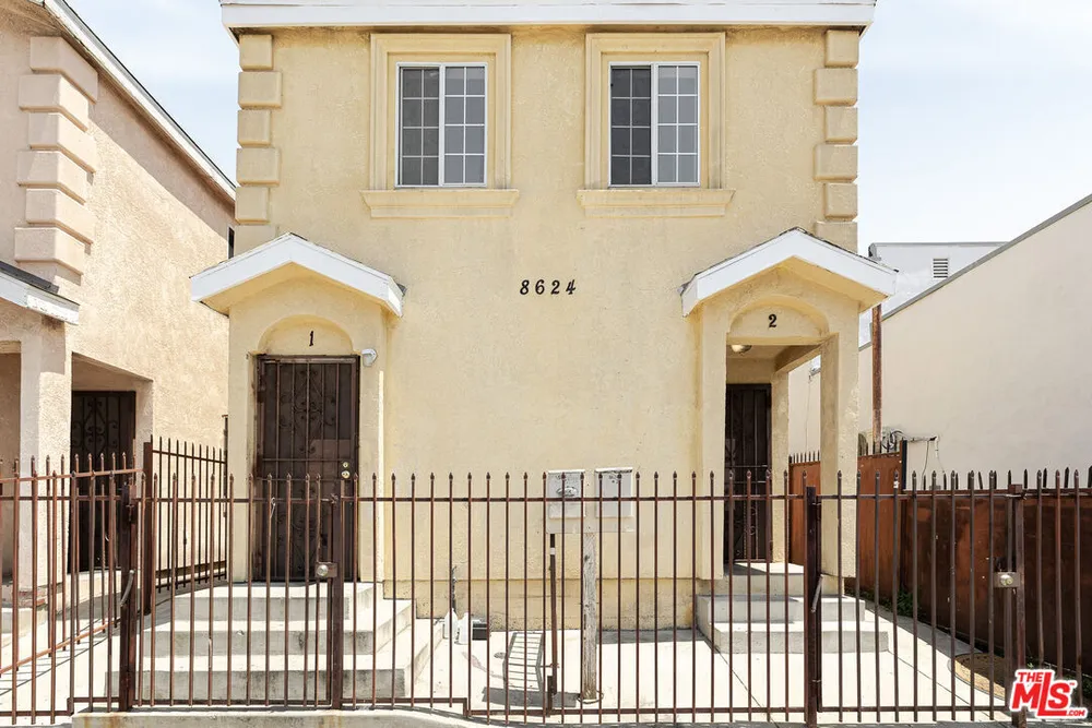 8624 S Main St, Southeast Los Angeles, CA 90003