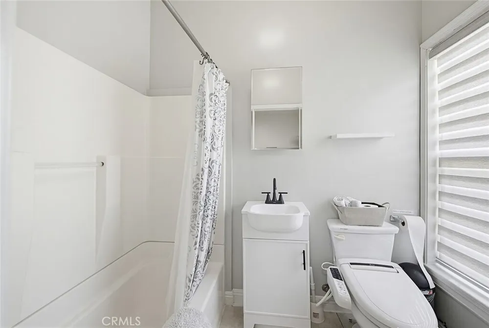 238 S Westmoreland Ave, Rampart Village, CA 90004