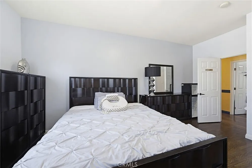 238 S Westmoreland Ave, Rampart Village, CA 90004