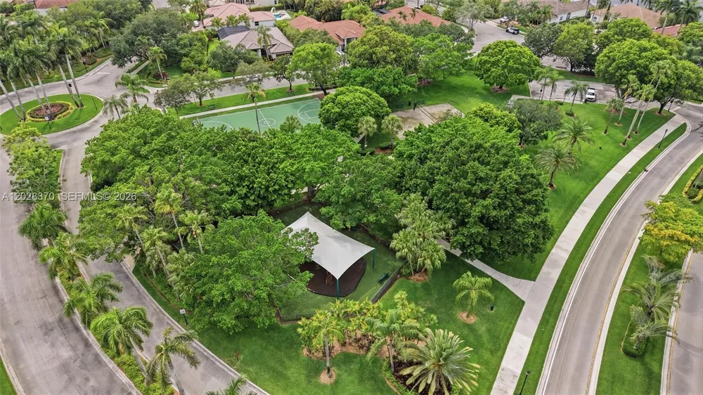 2608 Oakbrook Ct, Weston, FL 33332