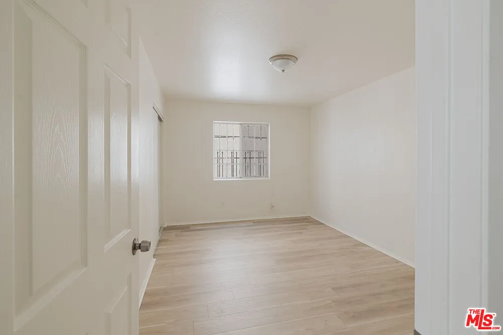 8624 S Main St, Southeast Los Angeles, CA 90003