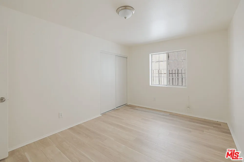 8624 S Main St, Southeast Los Angeles, CA 90003