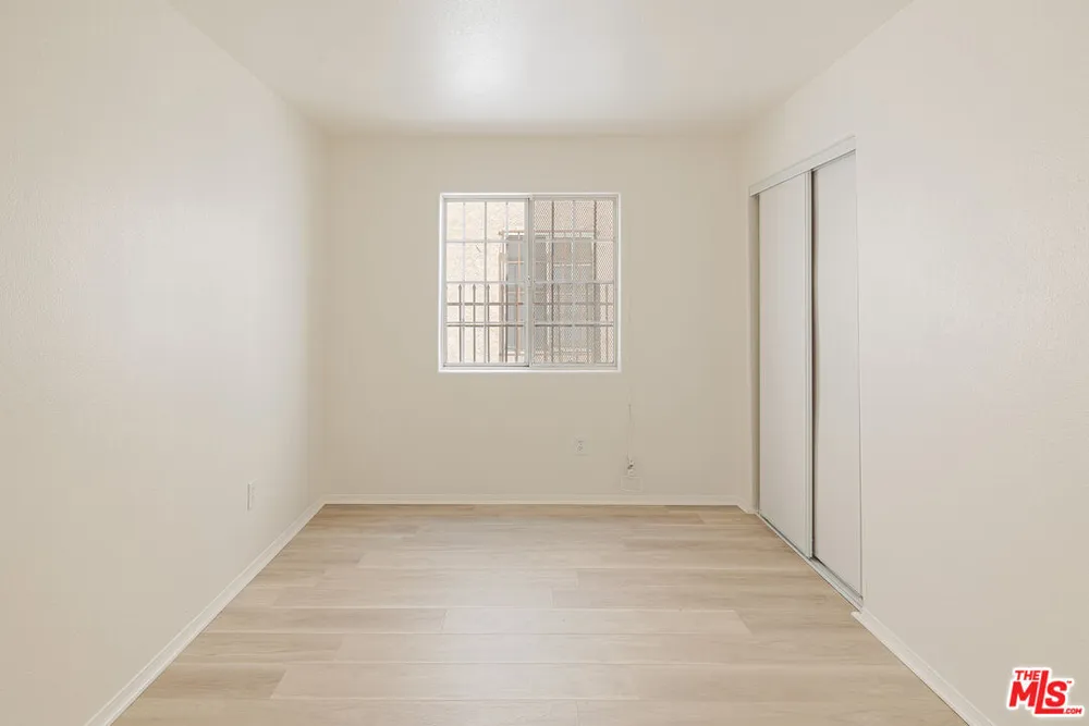 8624 S Main St, Southeast Los Angeles, CA 90003