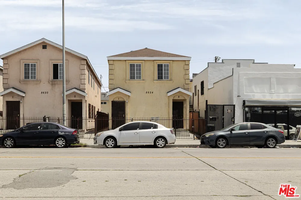 8624 S Main St, Southeast Los Angeles, CA 90003