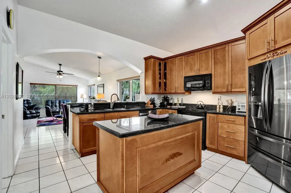 13331 NW 11th Ln, Sunrise, FL 33323