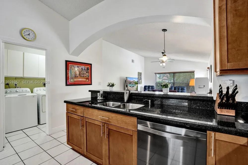 13331 NW 11th Ln, Sunrise, FL 33323