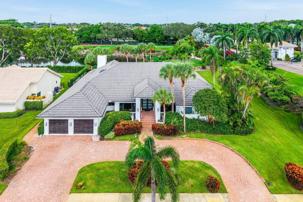4976 Bocaire Blvd, Boca Raton, FL 33487