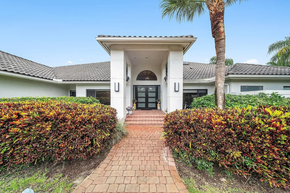 4976 Bocaire Blvd, Boca Raton, FL 33487