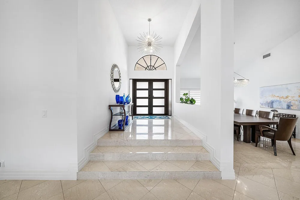 4976 Bocaire Blvd, Boca Raton, FL 33487
