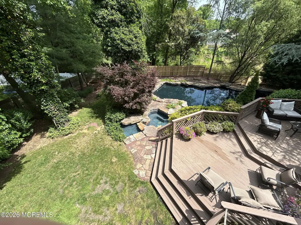 46 Thomas Dr, Manalapan, NJ 07726