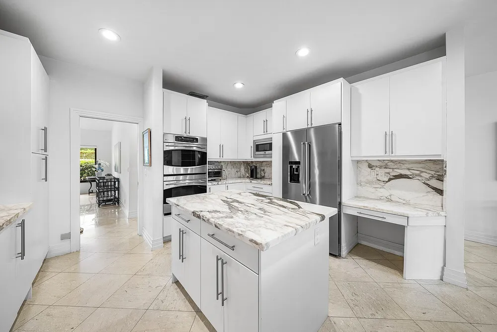4976 Bocaire Blvd, Boca Raton, FL 33487