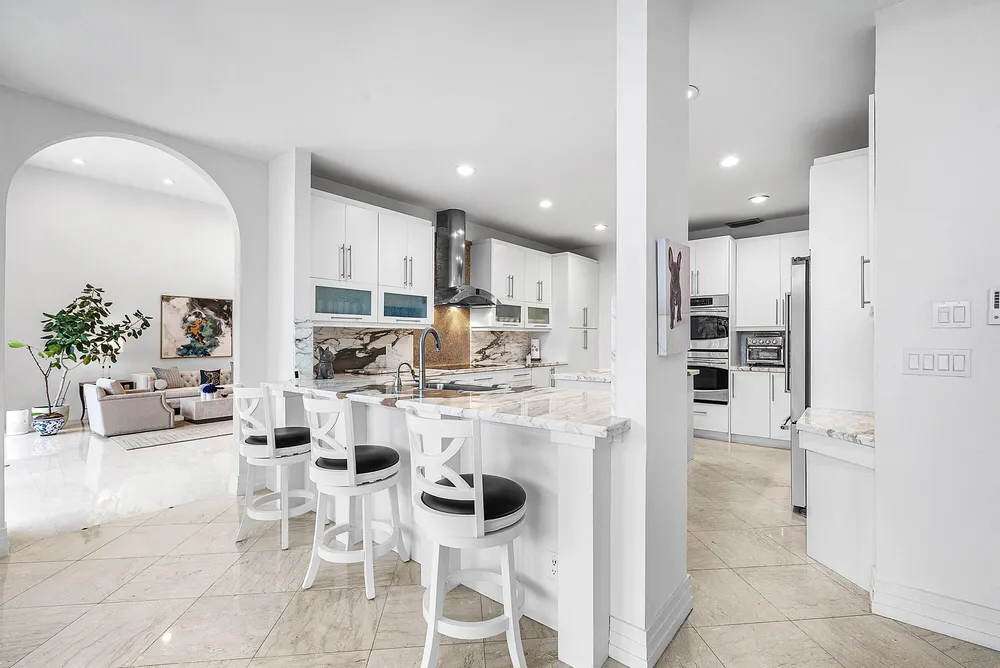 4976 Bocaire Blvd, Boca Raton, FL 33487