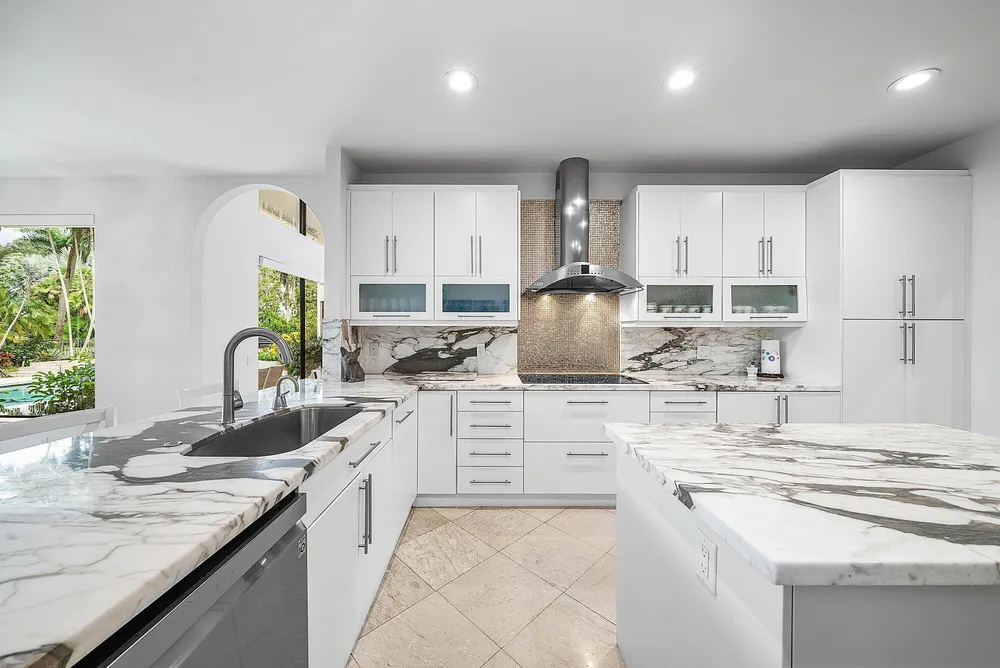 4976 Bocaire Blvd, Boca Raton, FL 33487