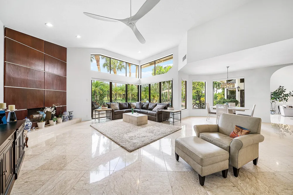 4976 Bocaire Blvd, Boca Raton, FL 33487