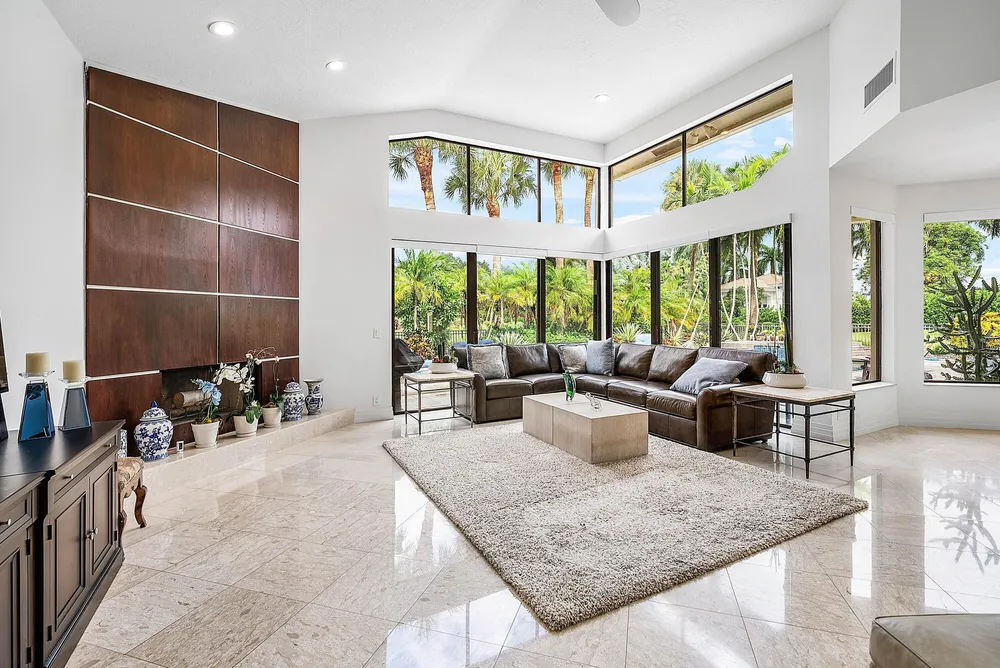 4976 Bocaire Blvd, Boca Raton, FL 33487