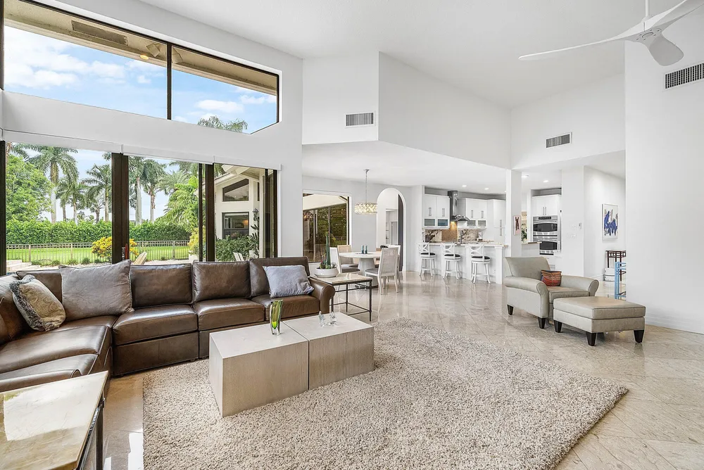4976 Bocaire Blvd, Boca Raton, FL 33487