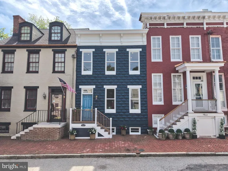 11 1/2 College Ave, Annapolis, MD 21401