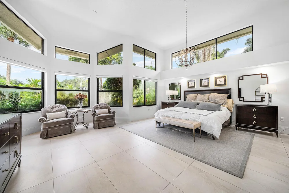 4976 Bocaire Blvd, Boca Raton, FL 33487