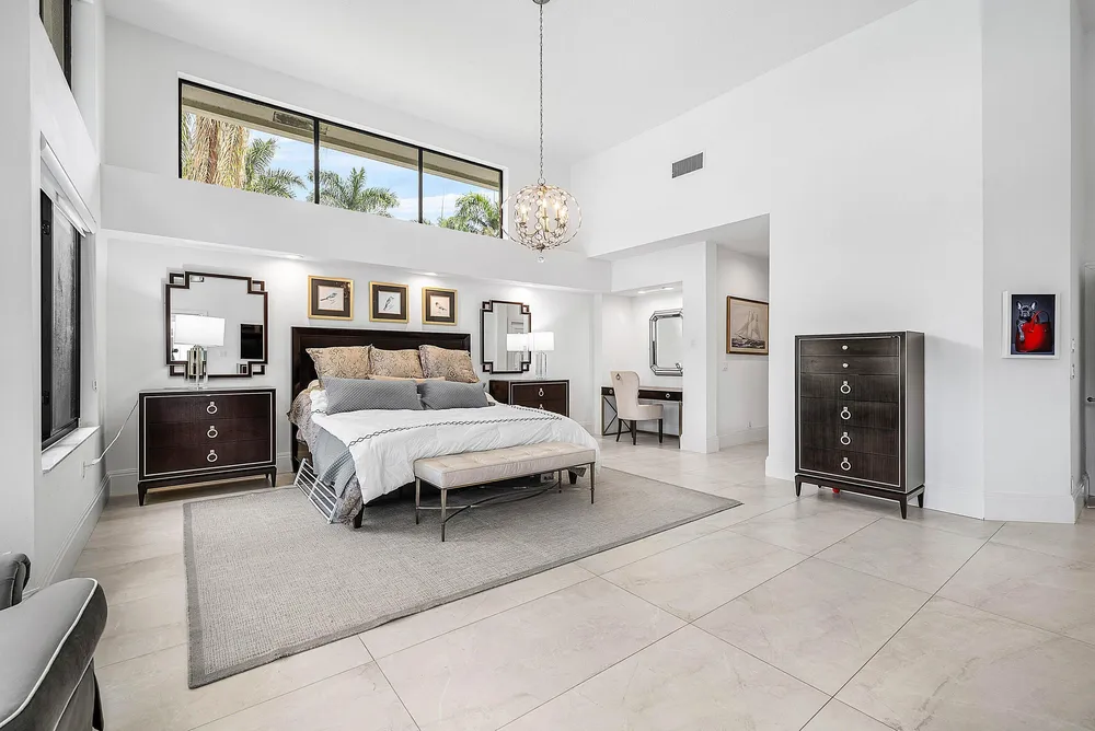 4976 Bocaire Blvd, Boca Raton, FL 33487