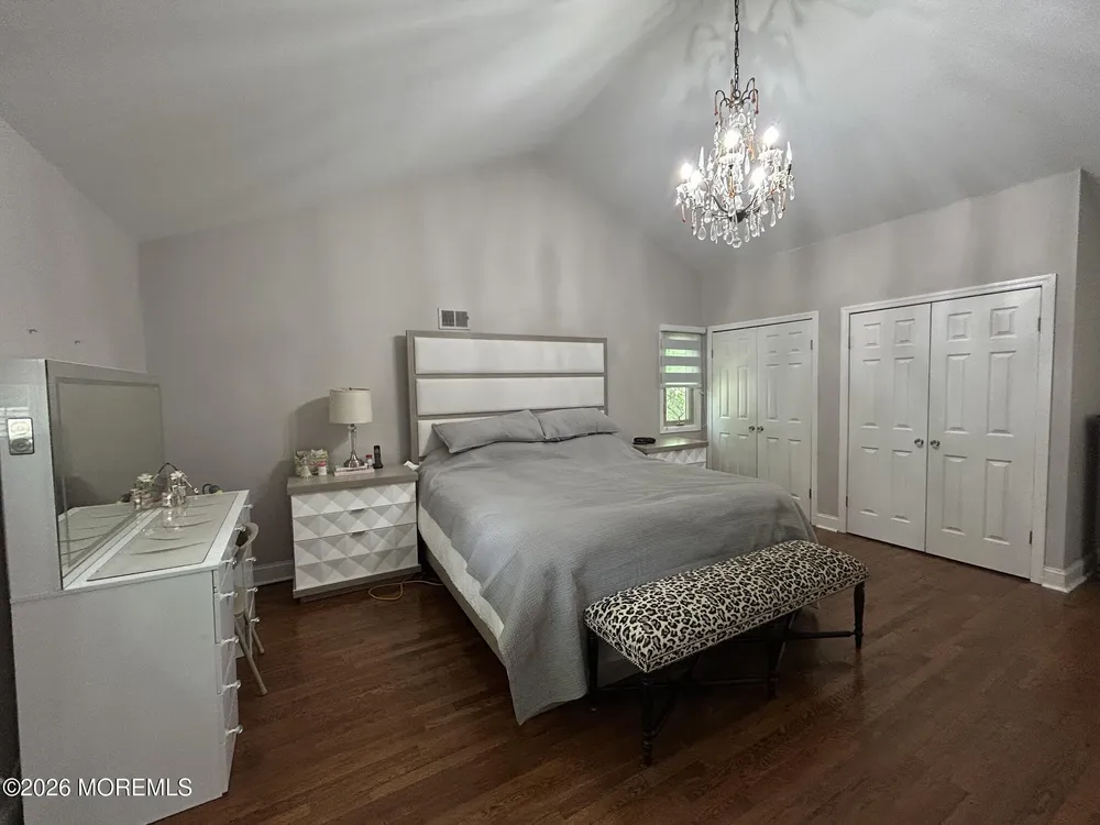 46 Thomas Dr, Manalapan, NJ 07726