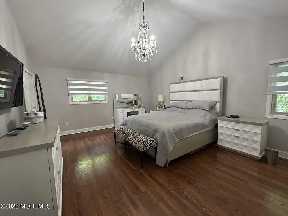 46 Thomas Dr, Manalapan, NJ 07726