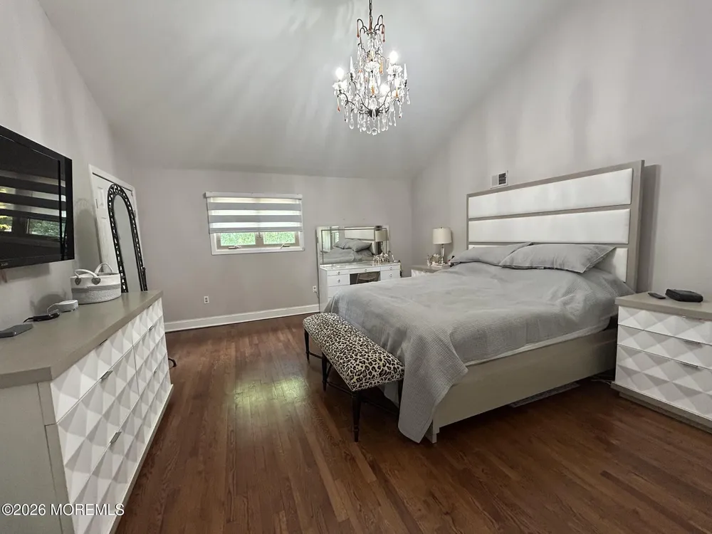 46 Thomas Dr, Manalapan, NJ 07726