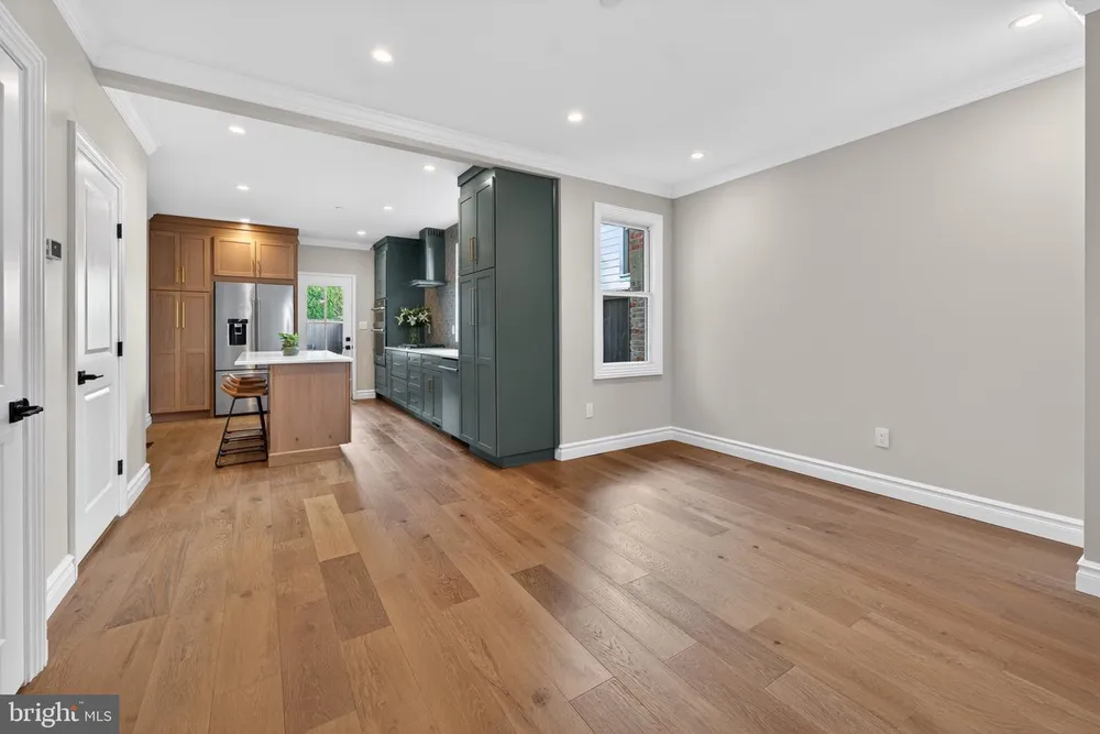 11 1/2 College Ave, Annapolis, MD 21401