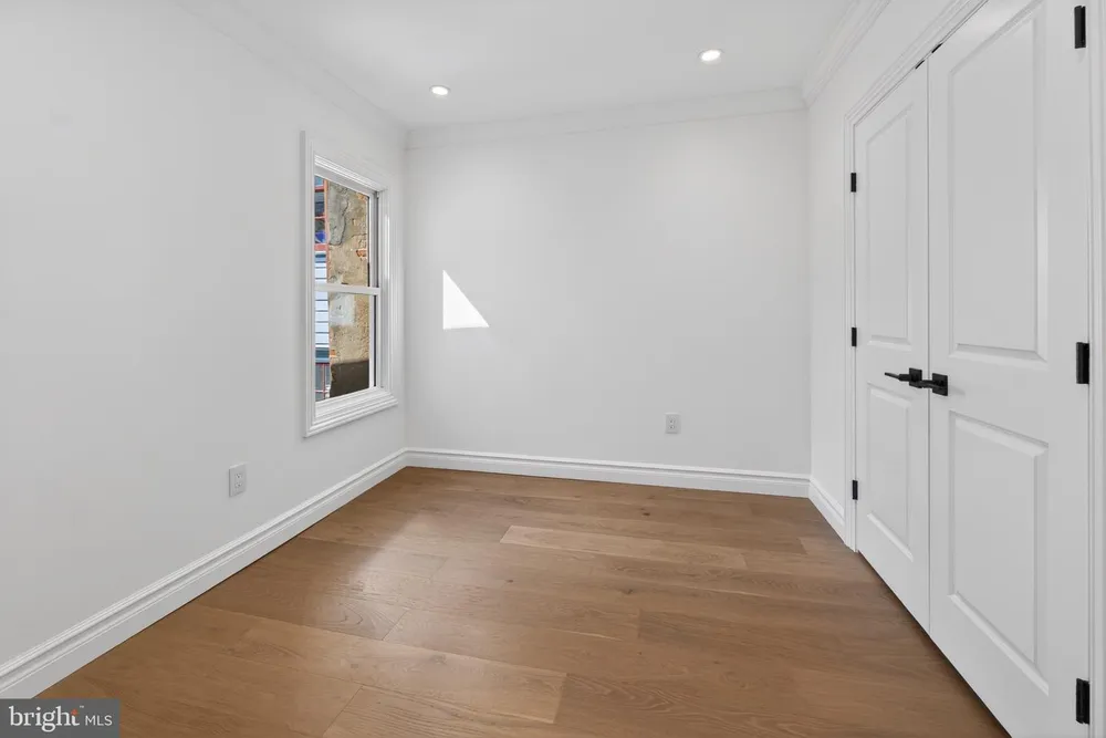 11 1/2 College Ave, Annapolis, MD 21401