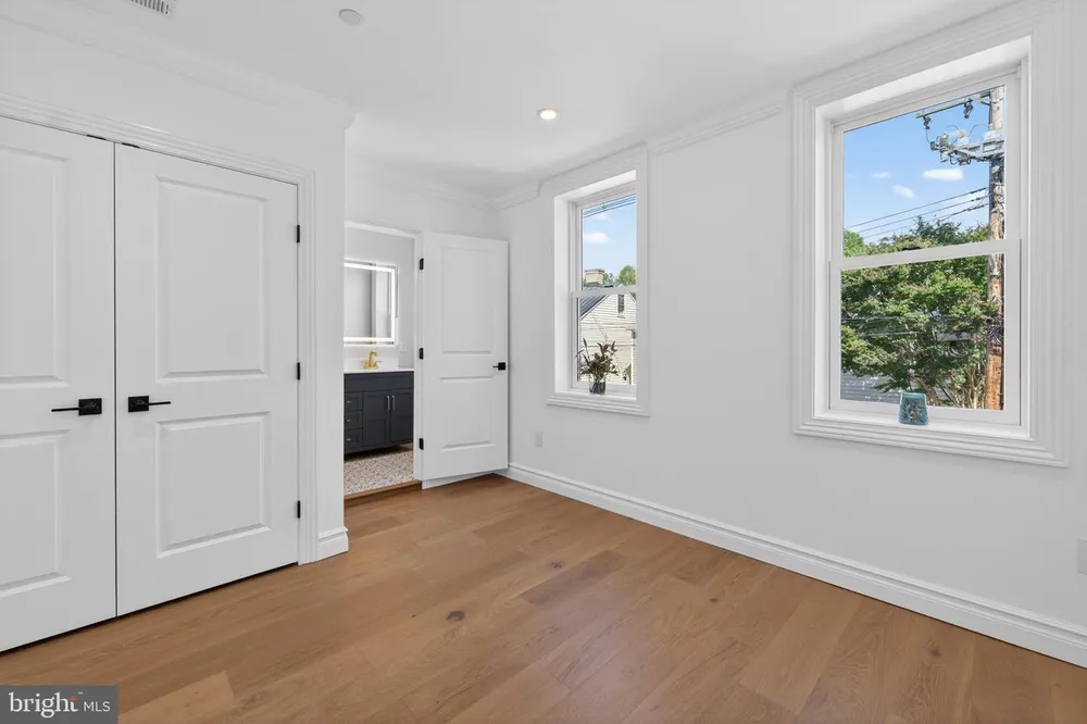 11 1/2 College Ave, Annapolis, MD 21401