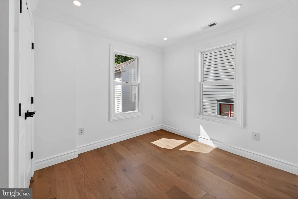 11 1/2 College Ave, Annapolis, MD 21401