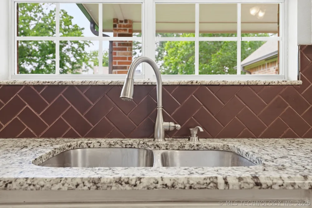 506 S Redwood Pl, Broken Arrow, OK 74012