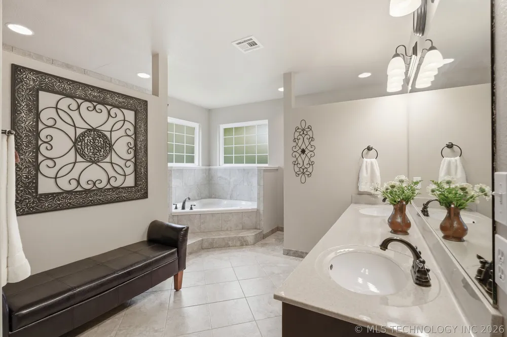 506 S Redwood Pl, Broken Arrow, OK 74012