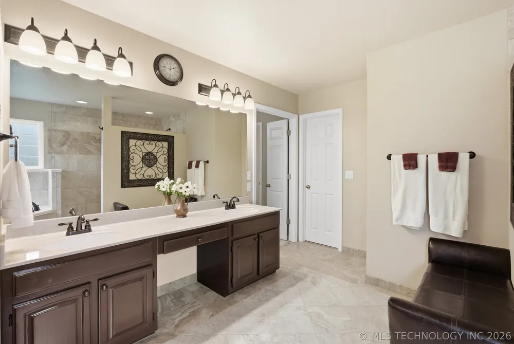506 S Redwood Pl, Broken Arrow, OK 74012
