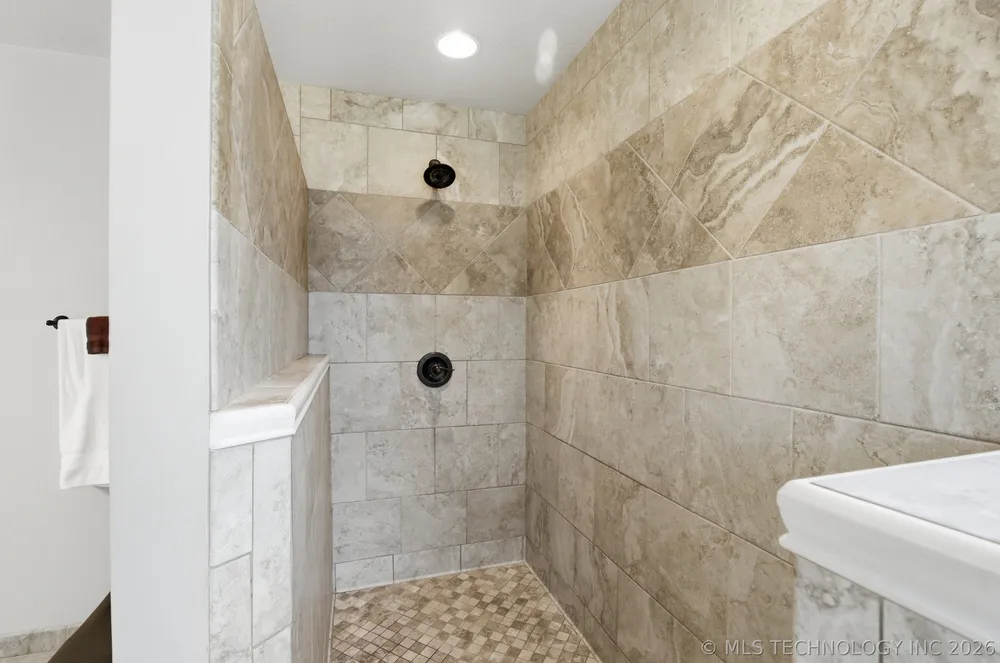 506 S Redwood Pl, Broken Arrow, OK 74012