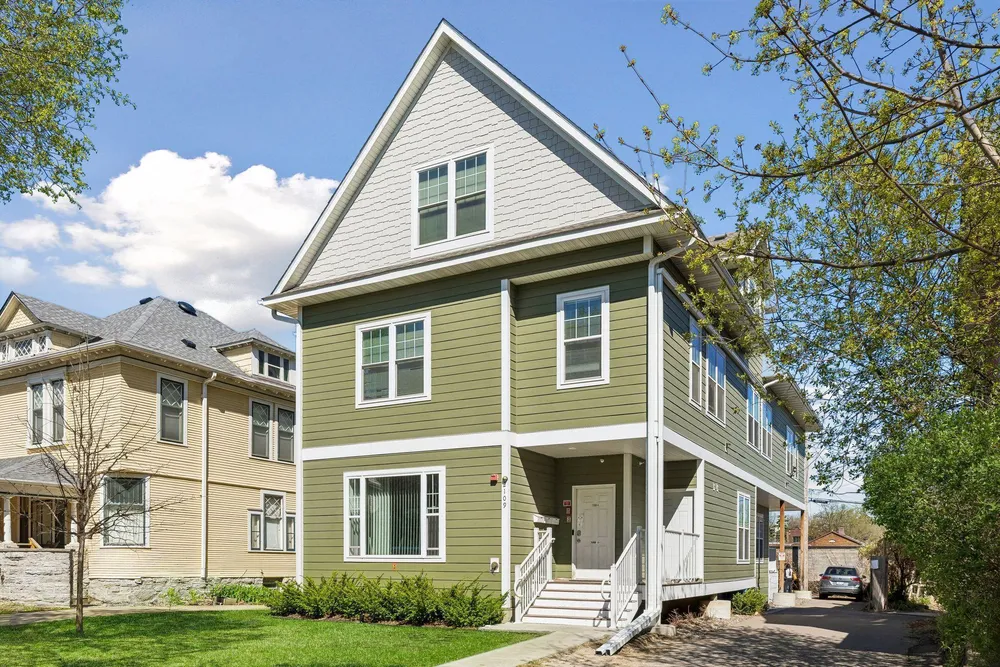 2109 Aldrich Ave S, Minneapolis, MN 55405