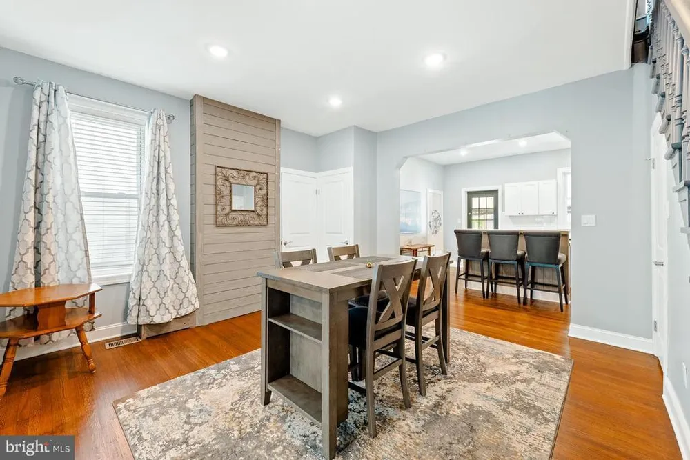 428 Conarroe St, Philadelphia, PA 19128