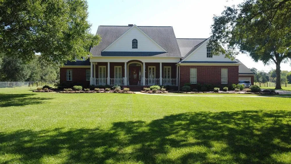 1655 Wooten Rd, Beaumont, TX 77707