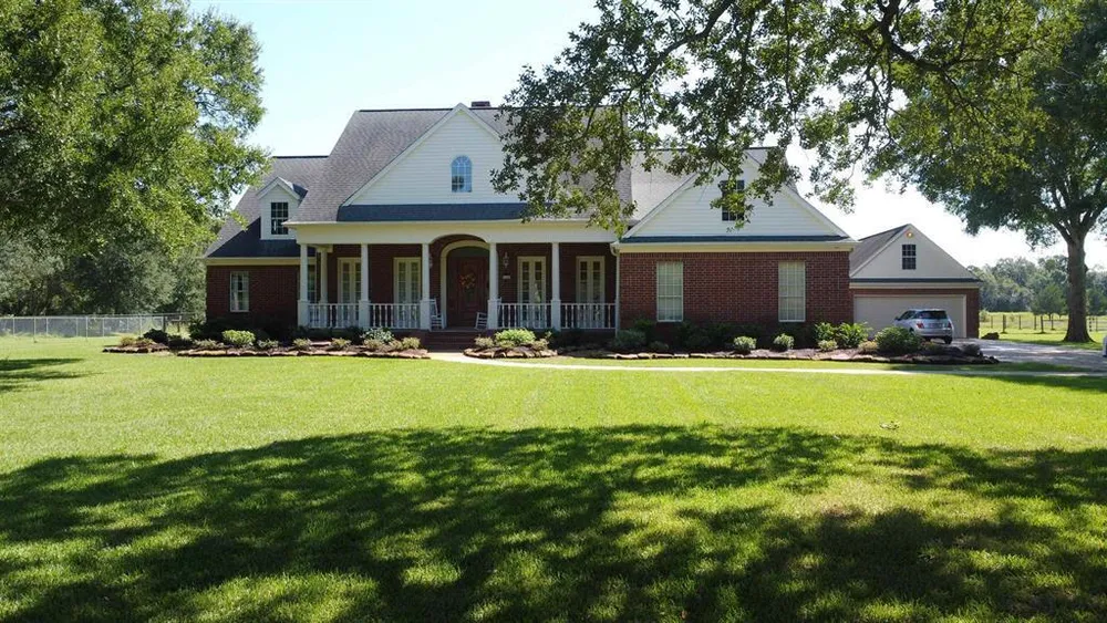 1655 Wooten Rd, Beaumont, TX 77707